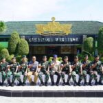 Purnawirawan TNI Kunjungi Mako Yonkav 8 Kostrad