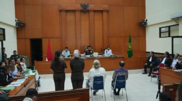 Gelar Sidang Perdana Kasus Dugaan Korupsi Satelit Navayo