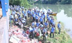 Bahu-membahu Bersama Masyarakat Membersihkan Area Pasar dan Lingkungan Sekitar TPI