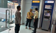 Jaga Kamtibmas, Bhabinkamtibmas Jelambar Koordinasi dengan Petugas Keamanan Bank