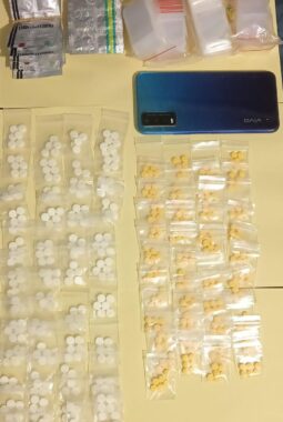 Pelaku Peredaran Obat Keras Ilegal di Pinangsia dan Polisi Sita Ratusan Pil di Tamansari