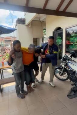 Sopir Bajaj Tak Sadarkan Diri Dilarikan ke Puskesmas oleh Tim Reskrim Polsek Tambora
