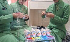 Berawal Dari Hobi, Merajut Jadi Wadah Bagi Ny. Zuhria Untuk Mengekspresikan Diri