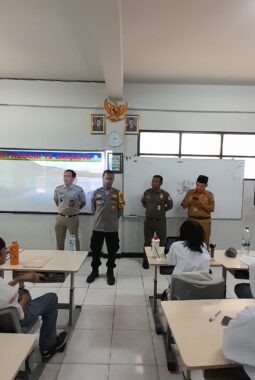Police Goes To School di SMAN 19