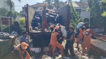 Kebon Jeruk Baru Auto Rapi! Aksi Satgas Sampah Kodim 0503 JB Bikin Salut
