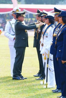 Panglima TNI Melantik 1737 Perwira Remaja TNI