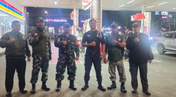 Sinergi TNI Warga! Patroli Malam Koramil 05 Kebon Jeruk Tekan Gank Motor