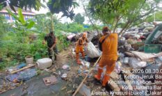 Gas Bersih Kebon Jeruk: Satgas Sampah Koramil 05/KJ Turun Tangan Tuntaskan Titik Kotor