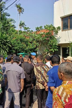 Sinergitas Aparat Amankan Proses Eksekusi di Jl BB No 1 Kebon Jeruk