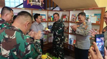 Berikan Surprise Ulang Tahun Buat Polsek Kebon Jeruk