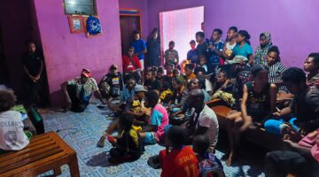 Kepala Suku Kampung Malompo Distrik Arso Barat Ajak Nobar Piala Dunia dan Berbagi Kasih