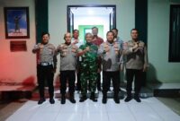 Kapolresta Ambon Kombes Pol Andrias Susanto Nugroho, S.I.K, M.Si bersama Dandim 1504/Ambon Kolonel Inf Hari Sandra di Makodim 1504/Ambon.