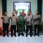 Kapolresta Ambon Kombes Pol Andrias Susanto Nugroho, S.I.K, M.Si bersama Dandim 1504/Ambon Kolonel Inf Hari Sandra di Makodim 1504/Ambon.