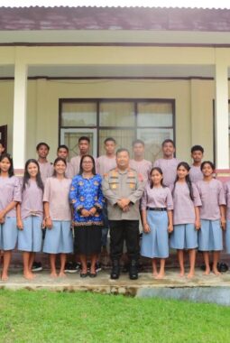 Kapolresta Ambon Edukasi Siswa Siswi SMAN 14 Maluku Tengah