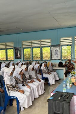 Dirbinmas Polda Maluku Pimpin Tim Polisi Mengajar di SMA SMK Sekecamatan Leihitu