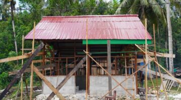 Pembangunan Rumah Ke-1 Type 36 Semi Permanen Capai 68 Persen