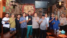 Kapolresta Pulau Ambon dan Pulau-Pulau Lease Kombes Pol Andrias Susanto Nugroho,S.I.K, M.Si bersama keluarga besar Sahapory sepakat untuk ciptakan Kamtibmas yang kondusif di wilayah hukum Polresta Ambon. 
