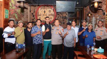 Kapolresta Pulau Ambon dan Pulau-Pulau Lease Kombes Pol Andrias Susanto Nugroho,S.I.K, M.Si bersama keluarga besar Sahapory sepakat untuk ciptakan Kamtibmas yang kondusif di wilayah hukum Polresta Ambon. 