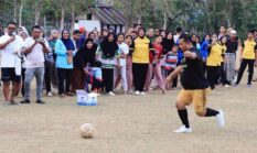 Kapolresta Ambon dan Warga Kailolo Pererat Silaturahmi Lewat Pertandingan Sepak Bola